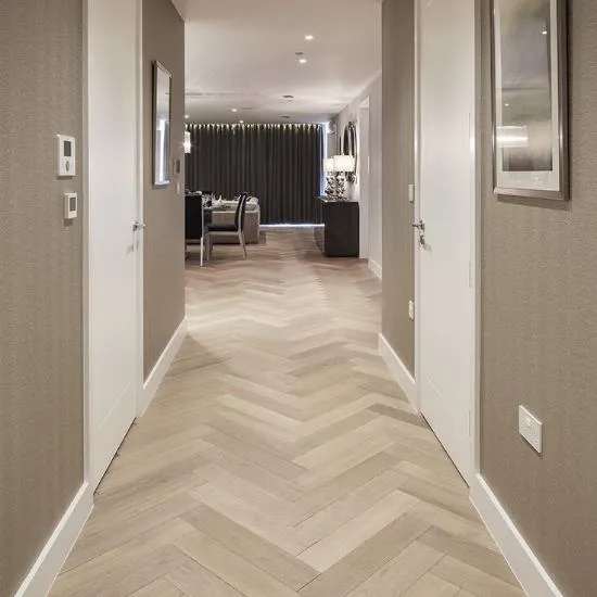 Modern parquet look with sleek lines