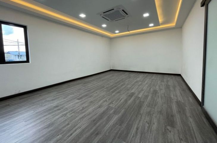 Dark grey spc flooring