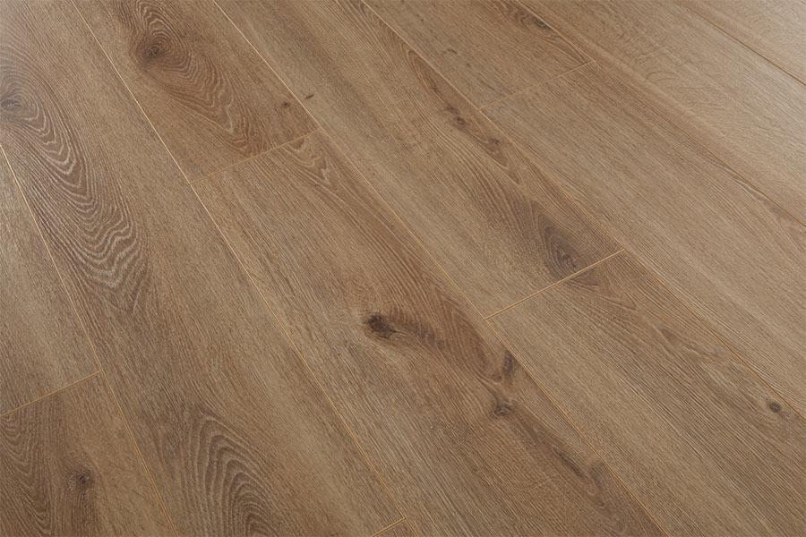 Light Oak Laminate Flooring